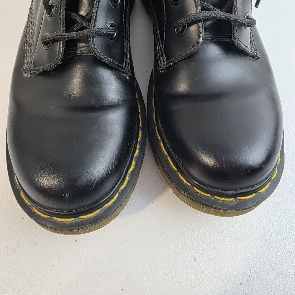 Dr. Martens Womens AirWair Black Leather Classic Combat Style Boots Sz 8 8 Hole - Picture 4 of 8
